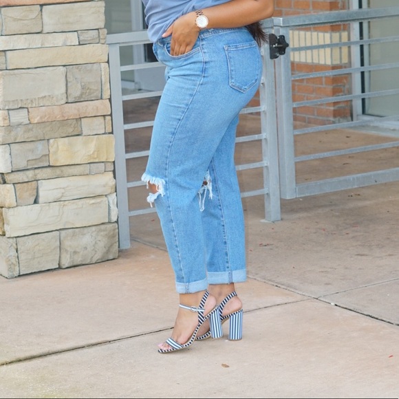 Mom Jeans - Picture 2 of 2